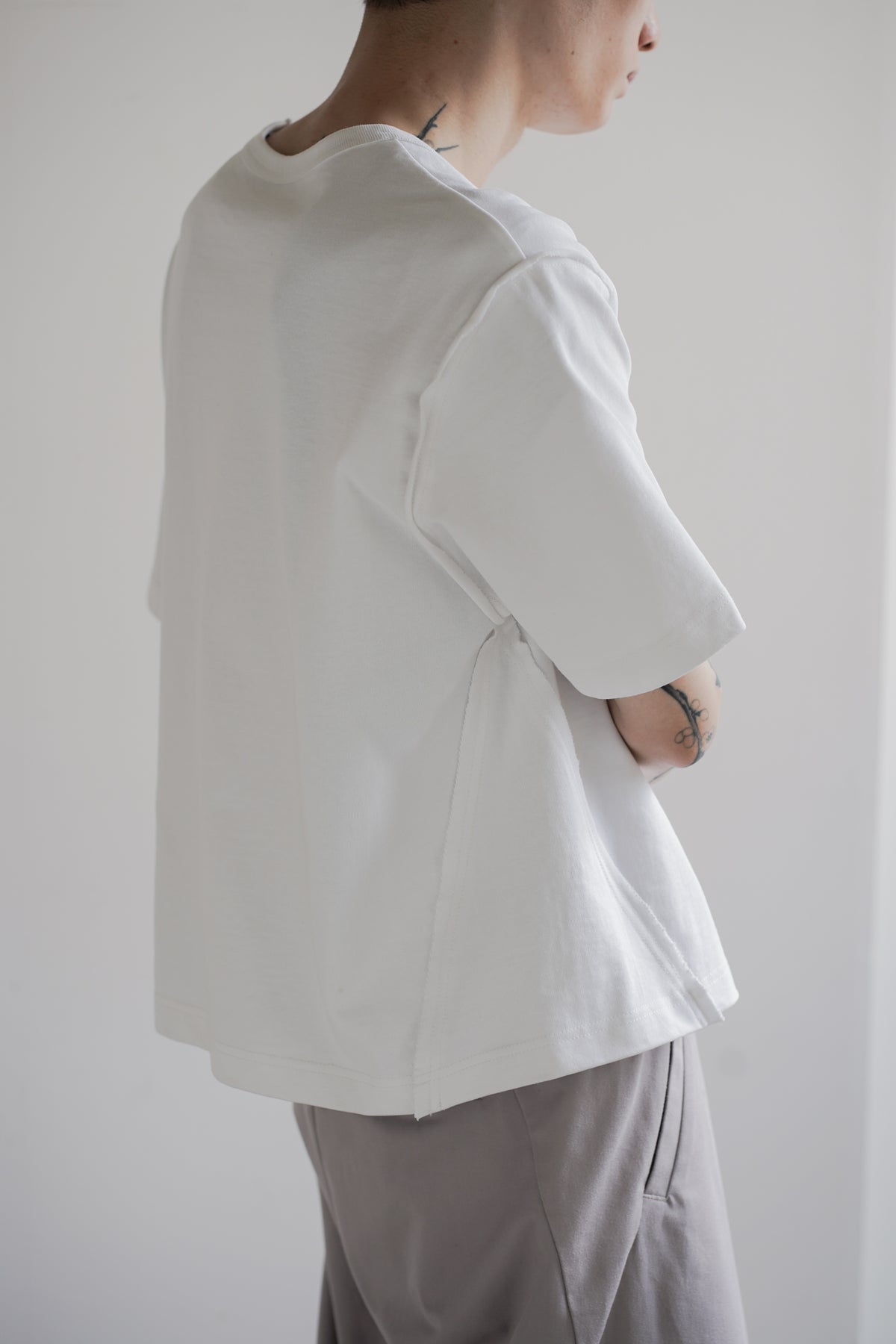 CROPPED COTTON GROWTH TEE "Ships Mid-June"