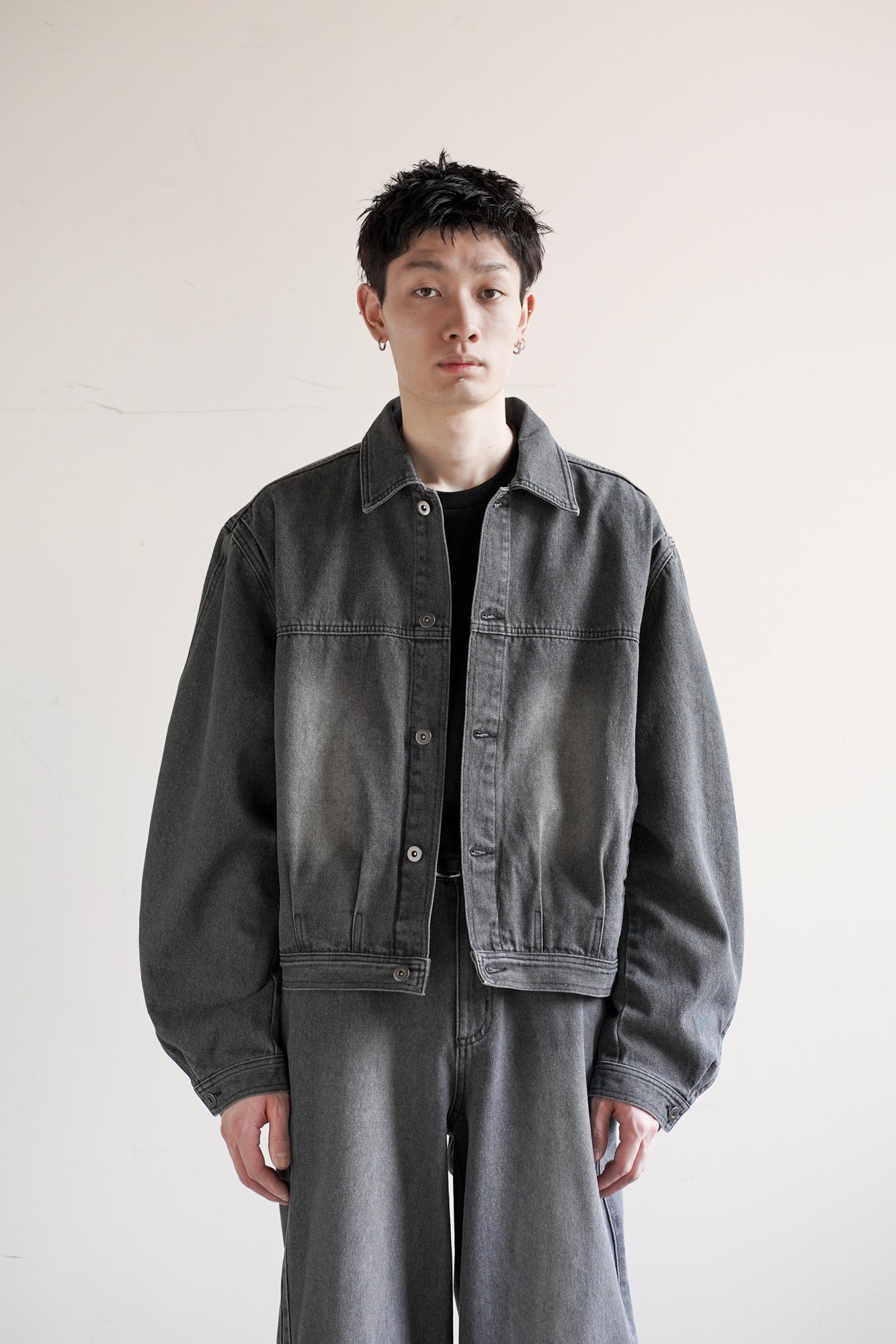 DOUDLE SEAM TWISTED DENIM JACKET