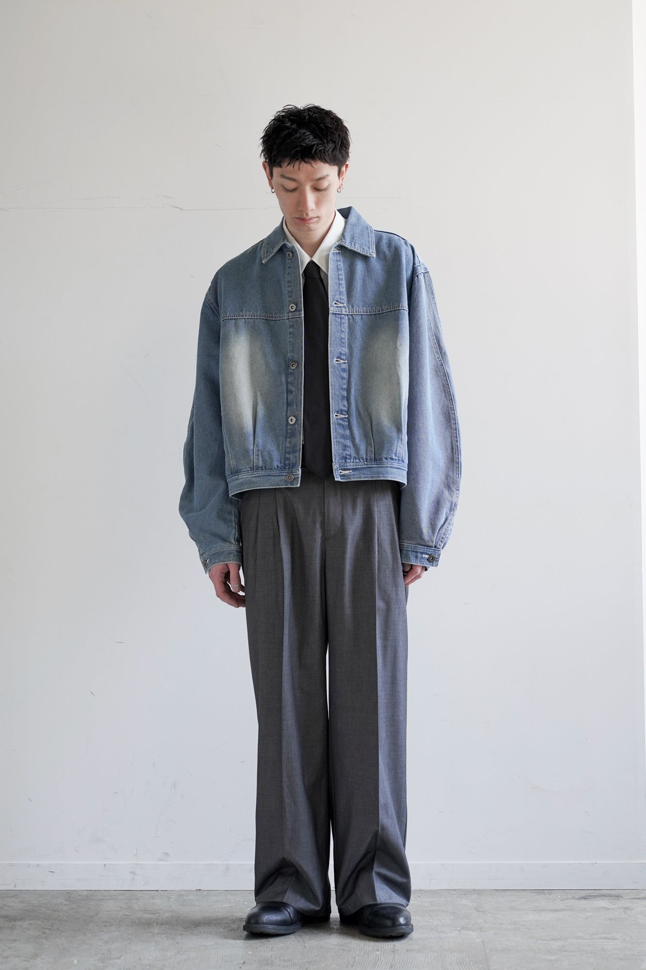 DOUDLE SEAM TWISTED DENIM JACKET