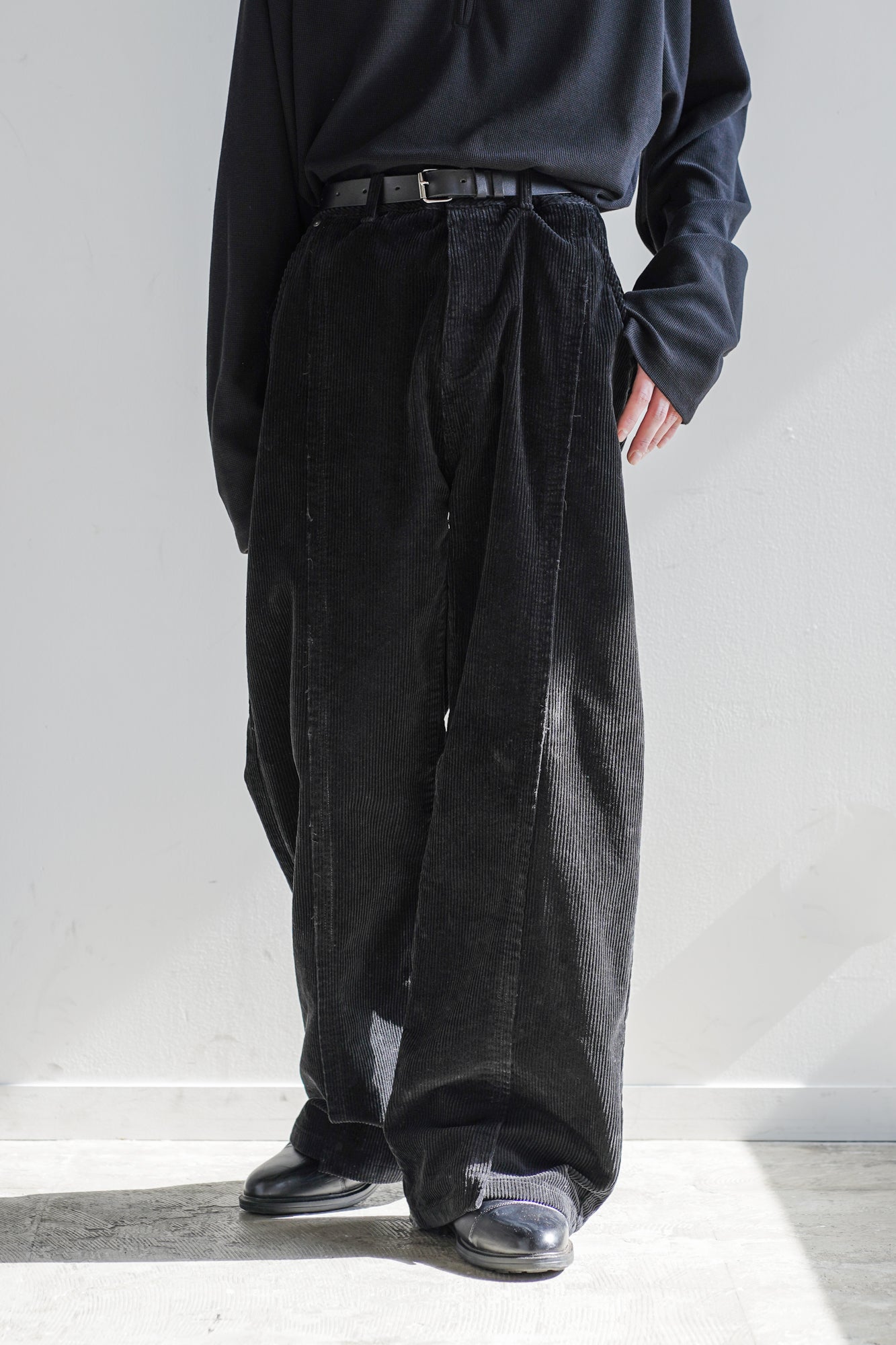 SIDE SHIFT CORDUROY WIDE PANTS
