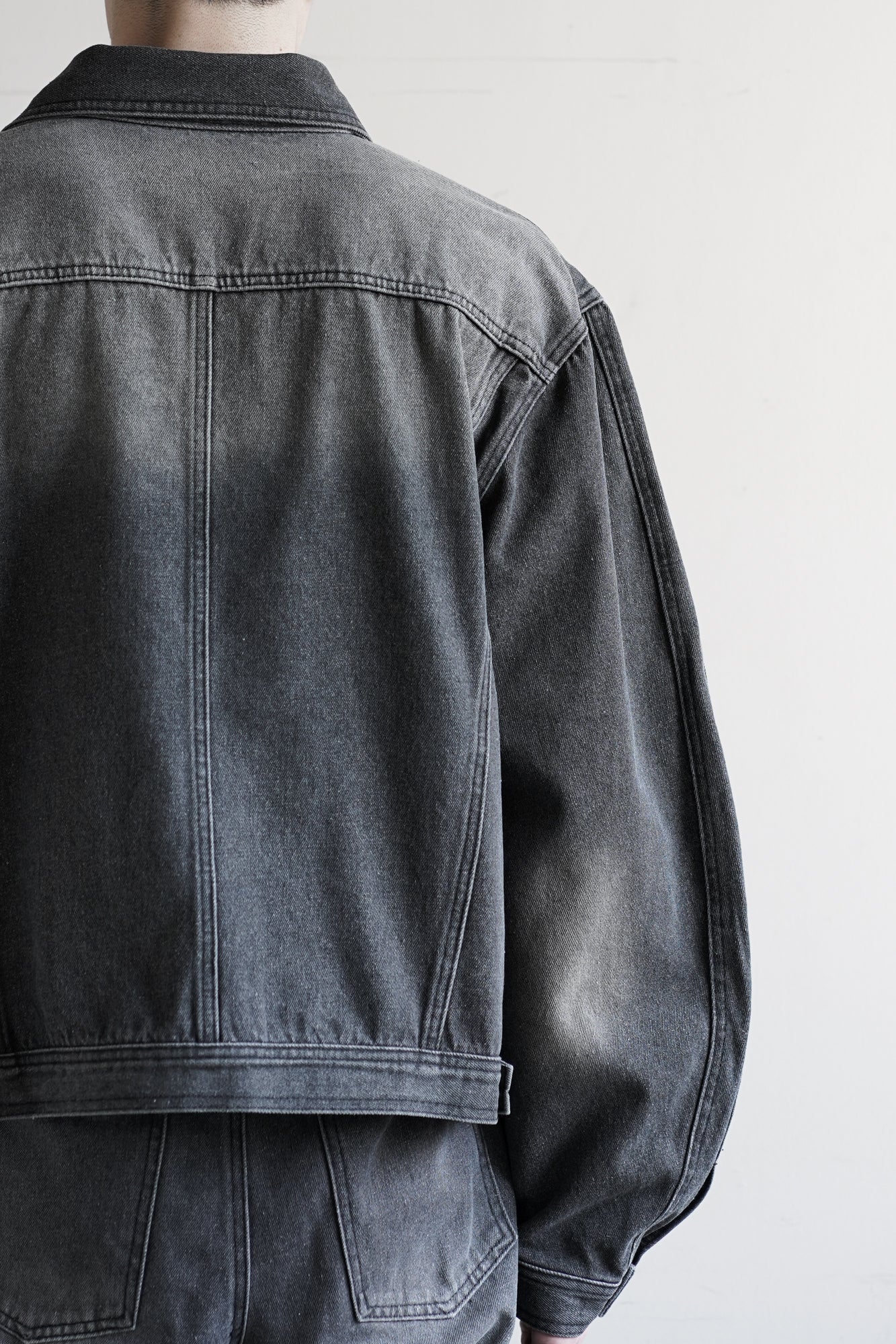 DOUDLE SEAM TWISTED DENIM JACKET