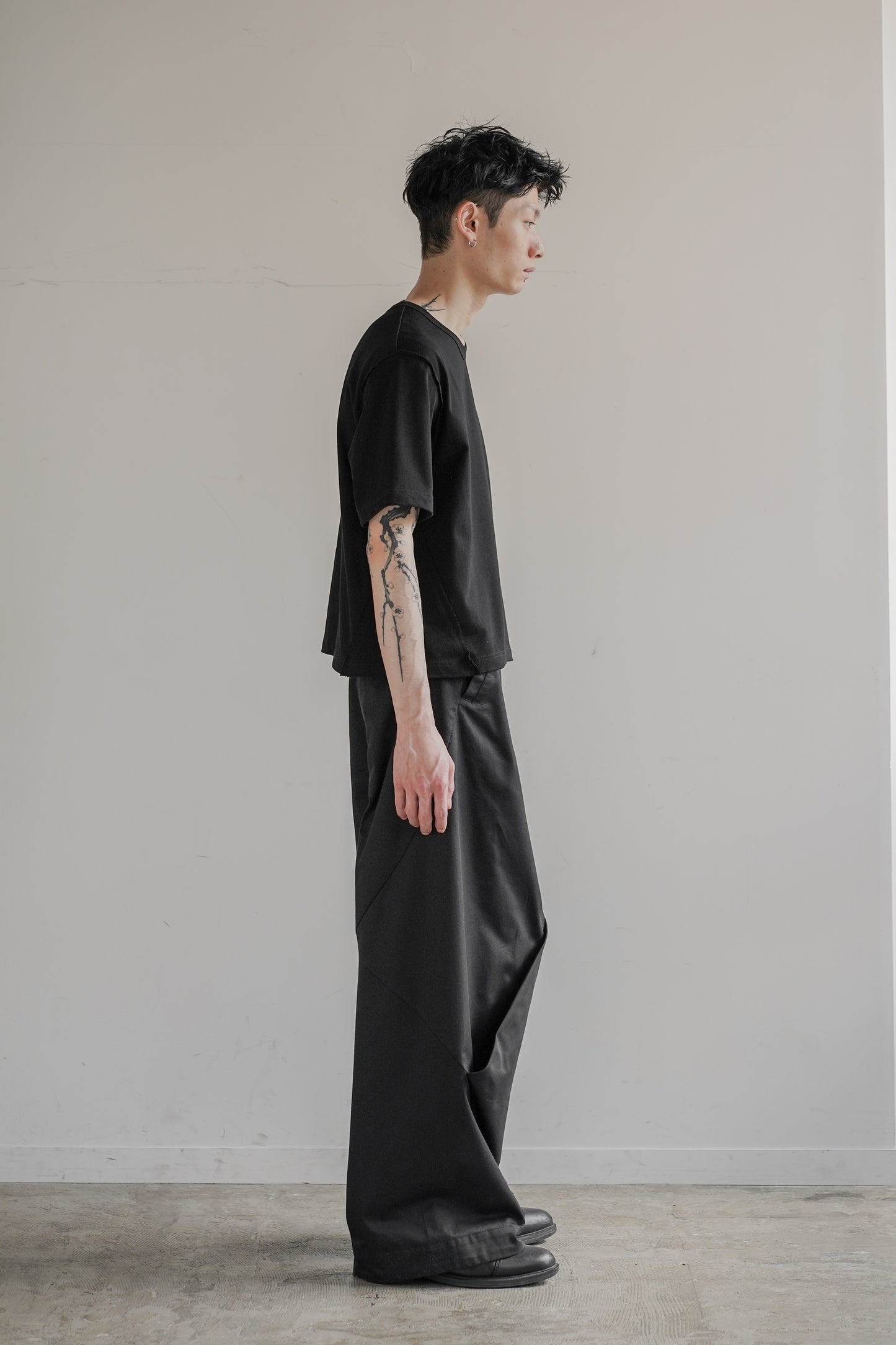 CONTOURED TWILL WIDE PANTS