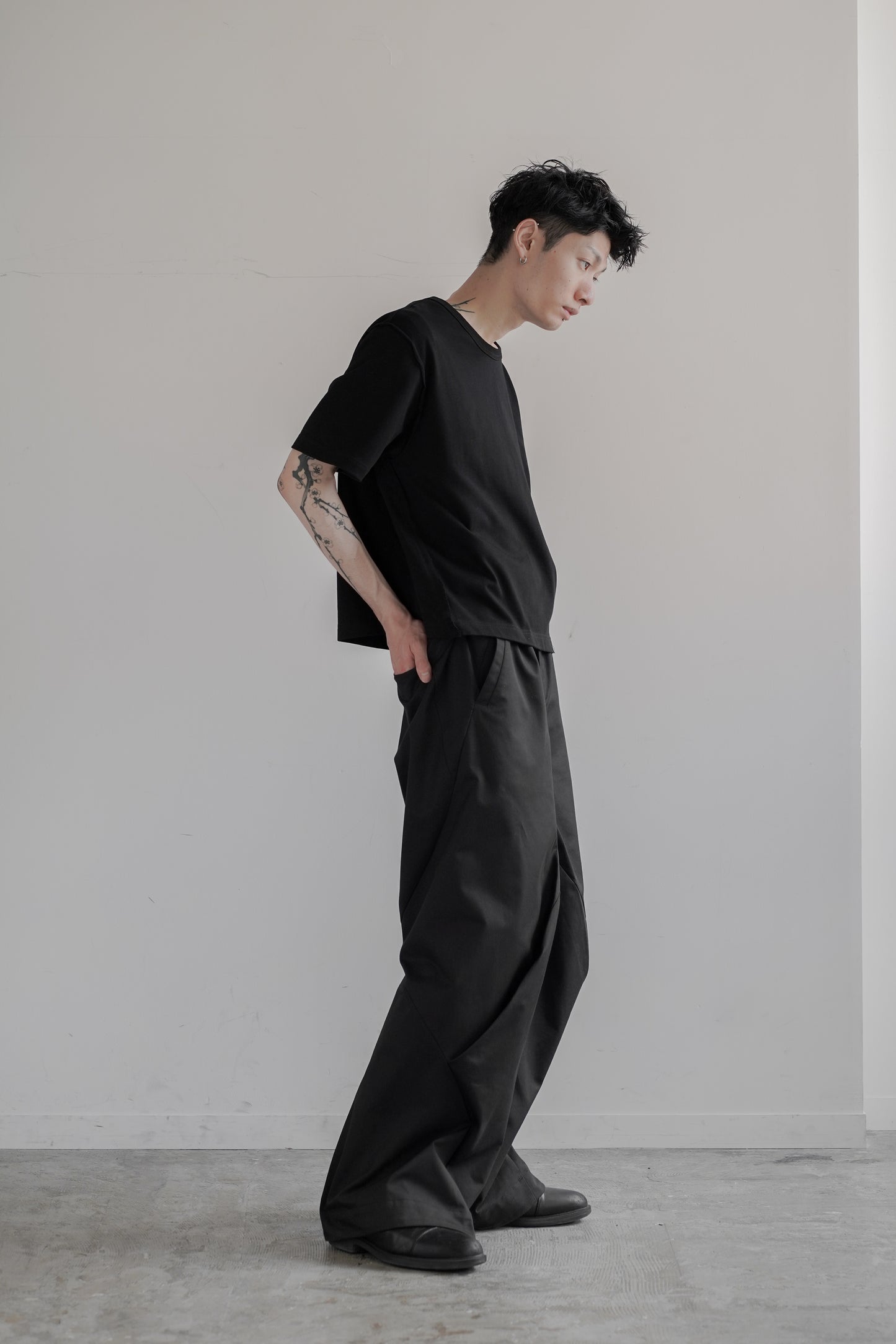 CONTOURED TWILL WIDE PANTS