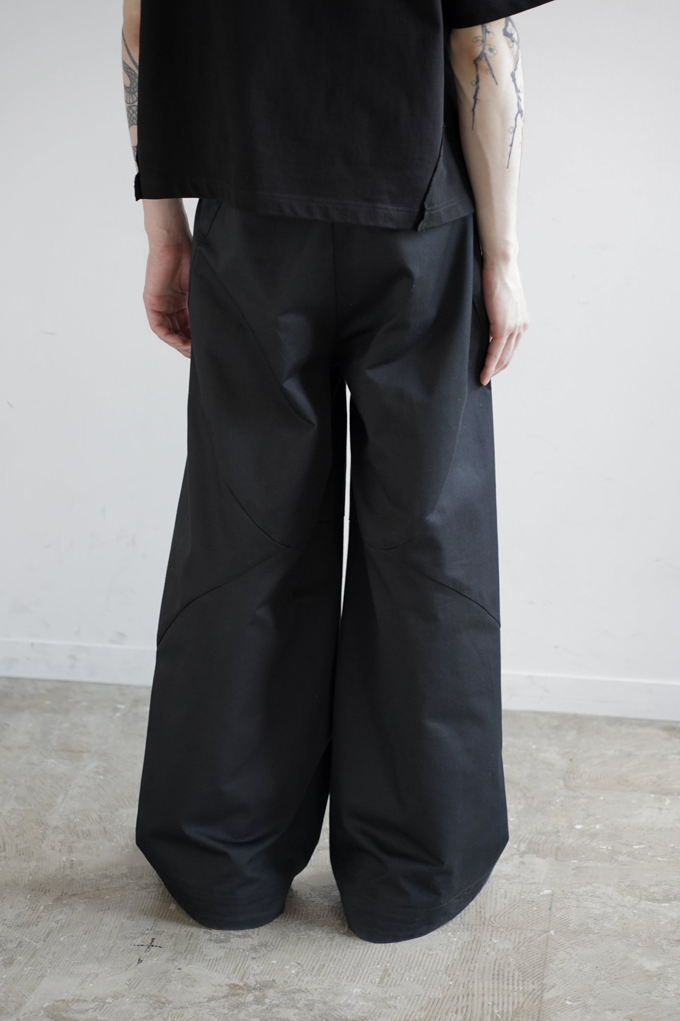CONTOURED TWILL WIDE PANTS【8月下旬発送】