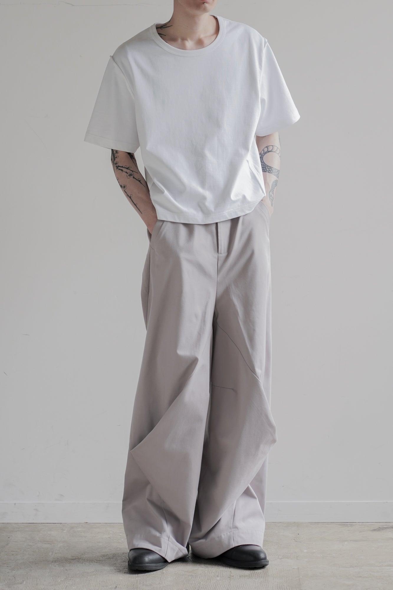 CONTOURED TWILL WIDE PANTS【8月下旬発送】