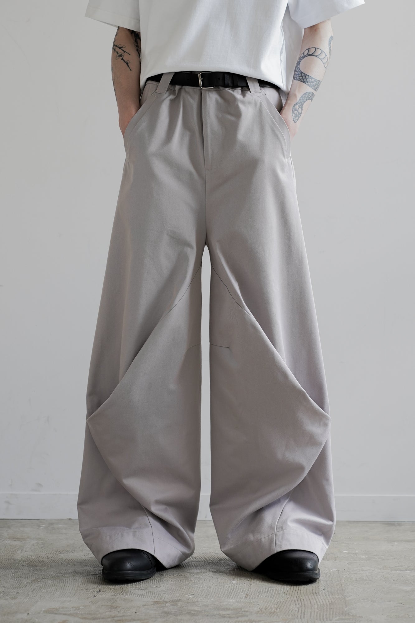 CONTOURED TWILL WIDE PANTS【8月下旬発送】