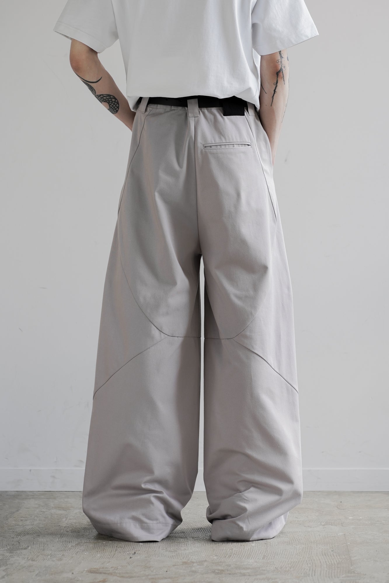 CONTOURED TWILL WIDE PANTS【8月下旬発送】