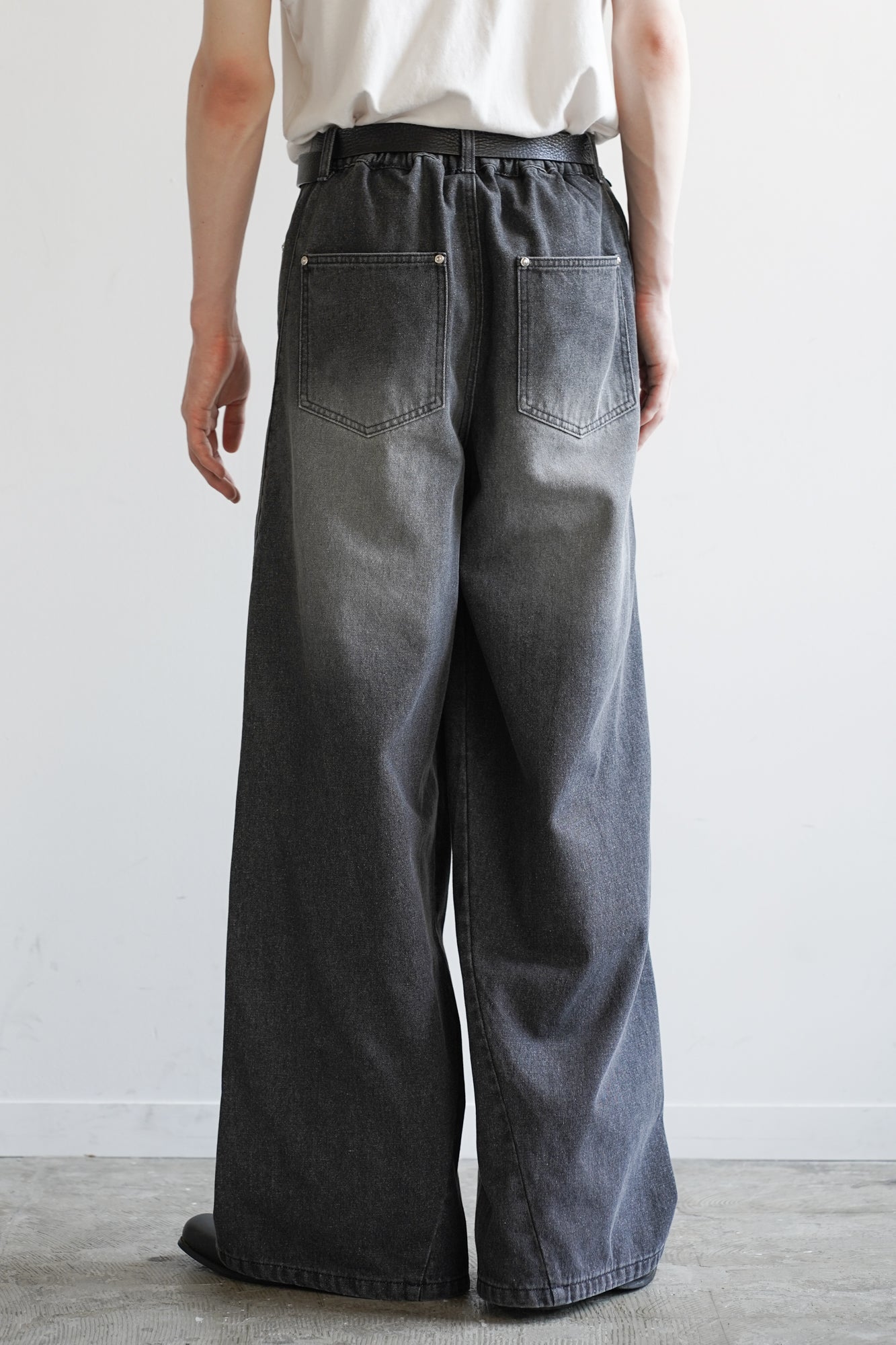 DOUDLE SEAM TWISTED BUGGY JEANS【残り僅か】