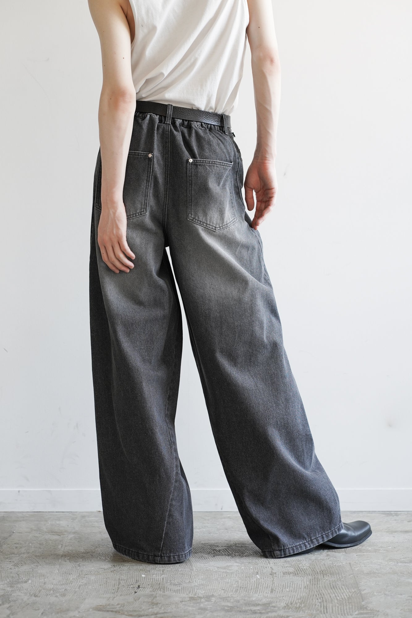 DOUDLE SEAM TWISTED BUGGY JEANS【残り僅か】