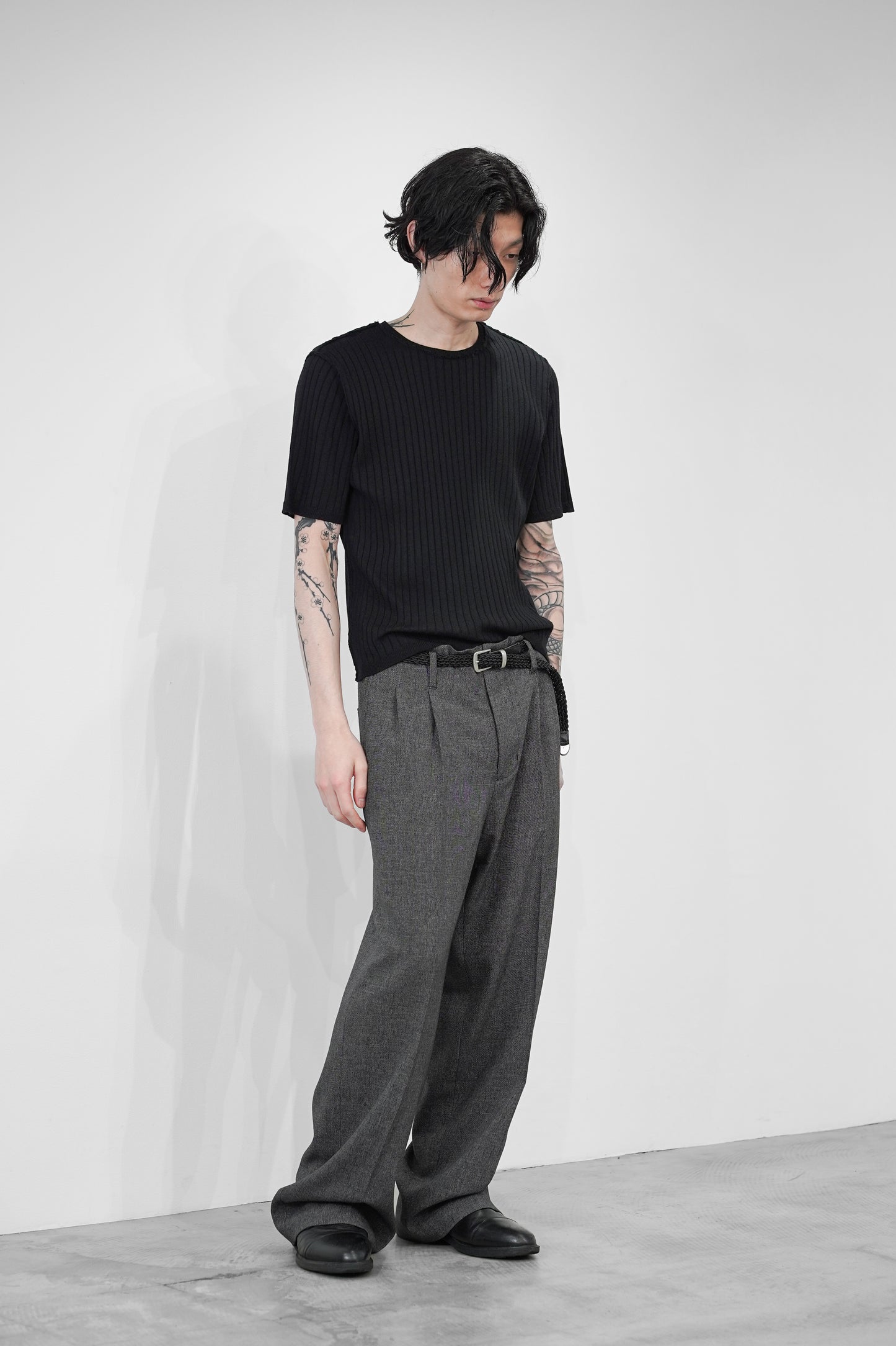 OUTLINK STRUCTURE KNIT TEE