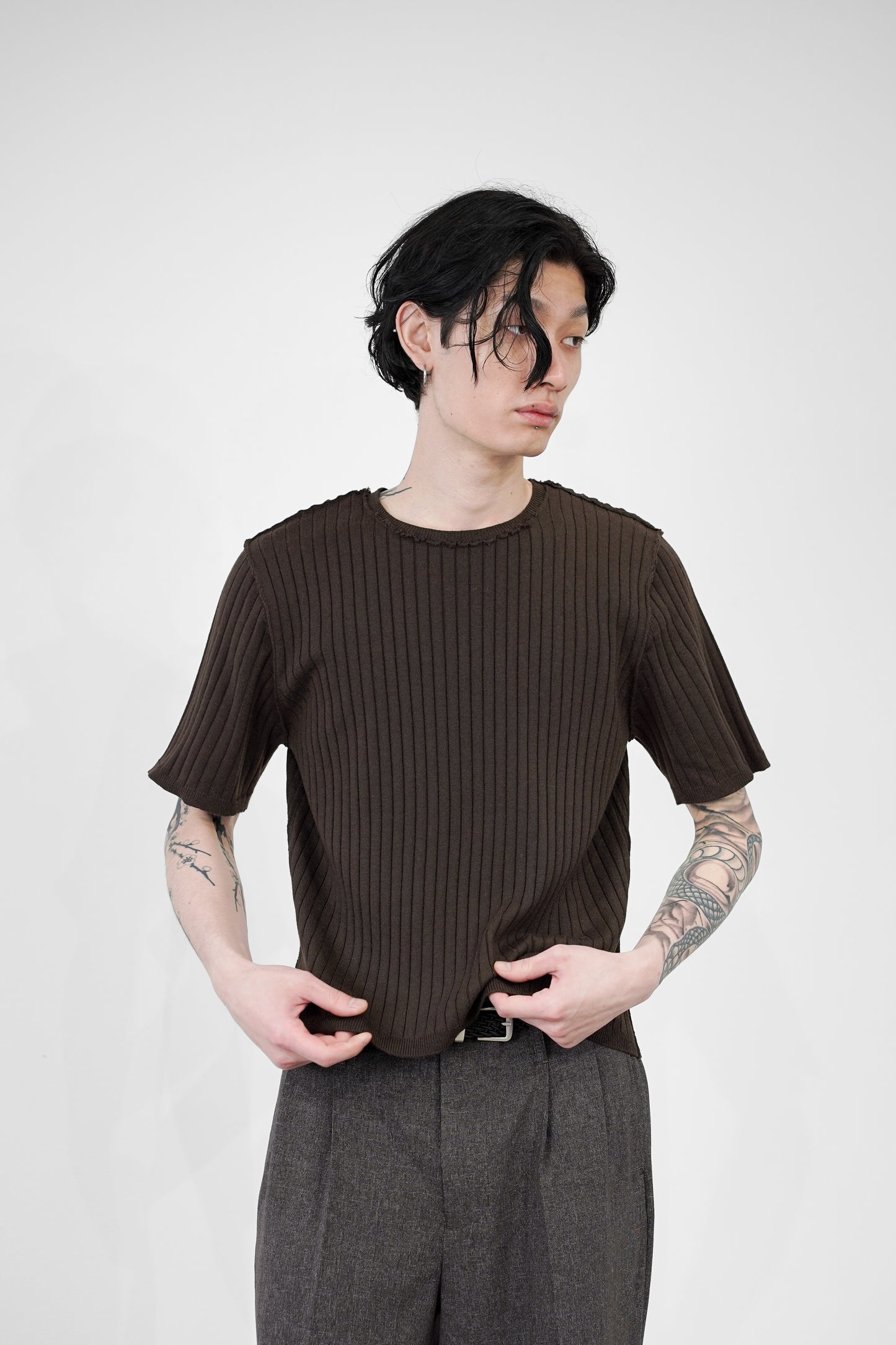 OUTLINK STRUCTURE KNIT TEE
