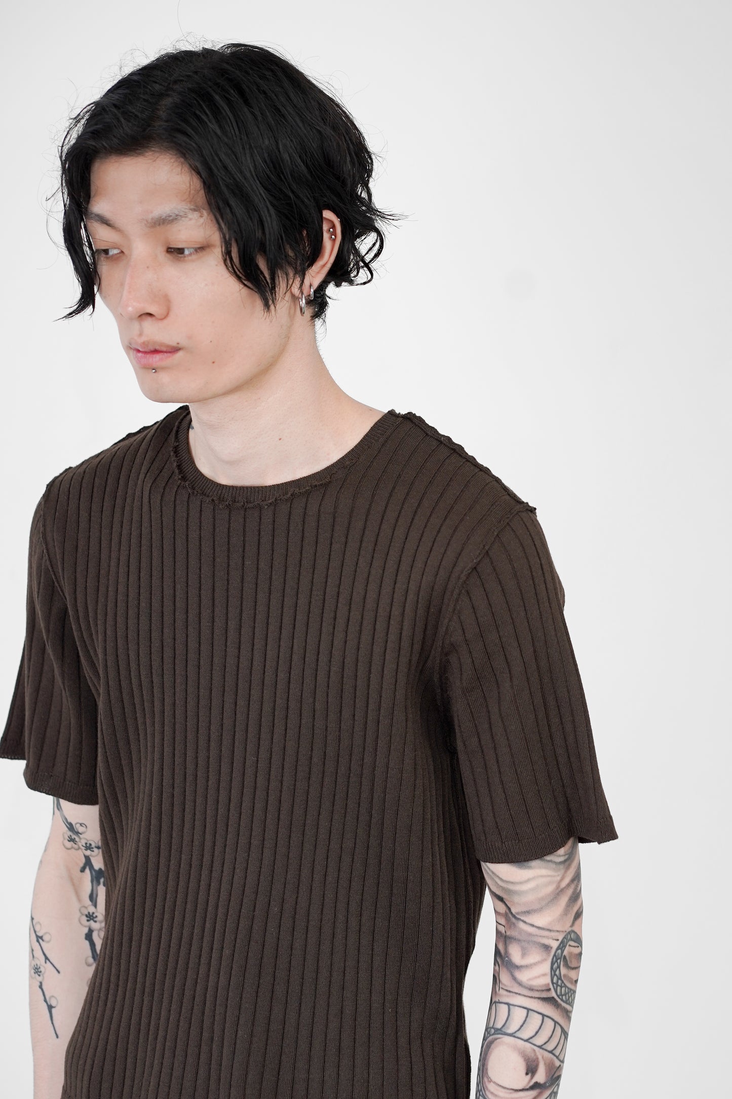 OUTLINK STRUCTURE KNIT TEE