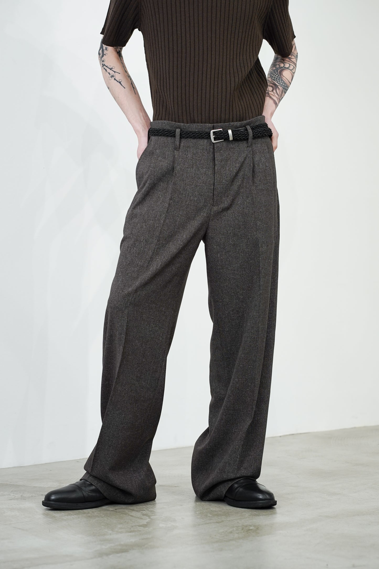 【STYLE SET】OUTLINK STRUCTURE KNIT TEE × PINHEAD STACK BASIC TROUSERS