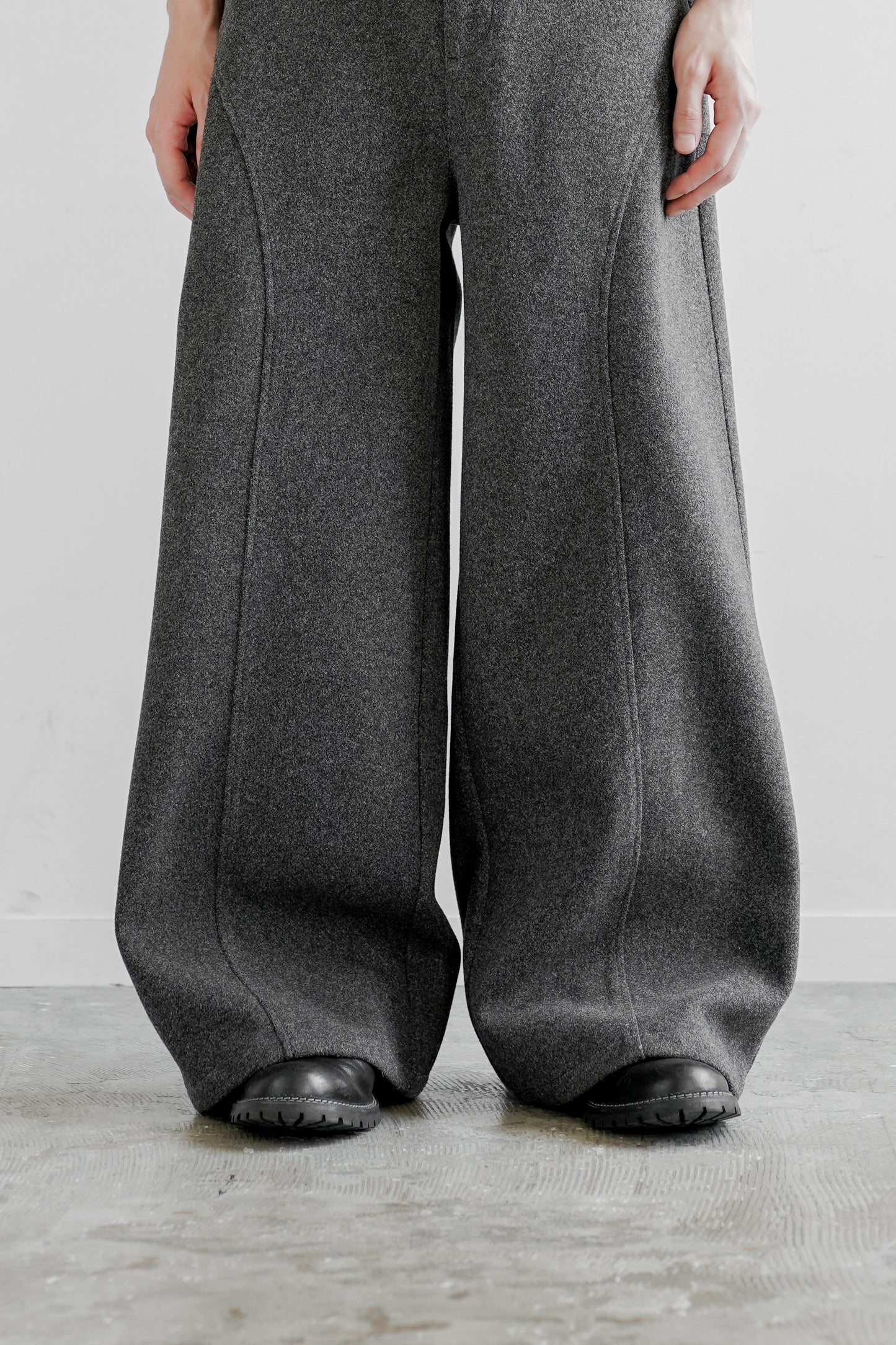 TECH MELTON FULLED STRAIGHT PANTS