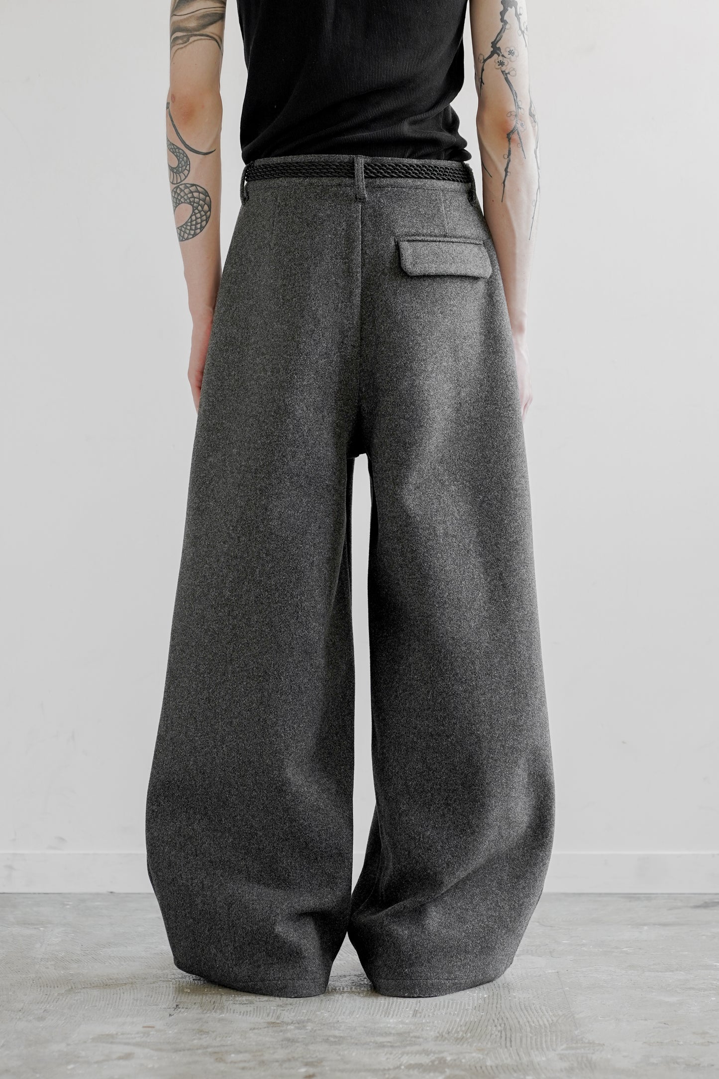 TECH MELTON FULLED STRAIGHT PANTS