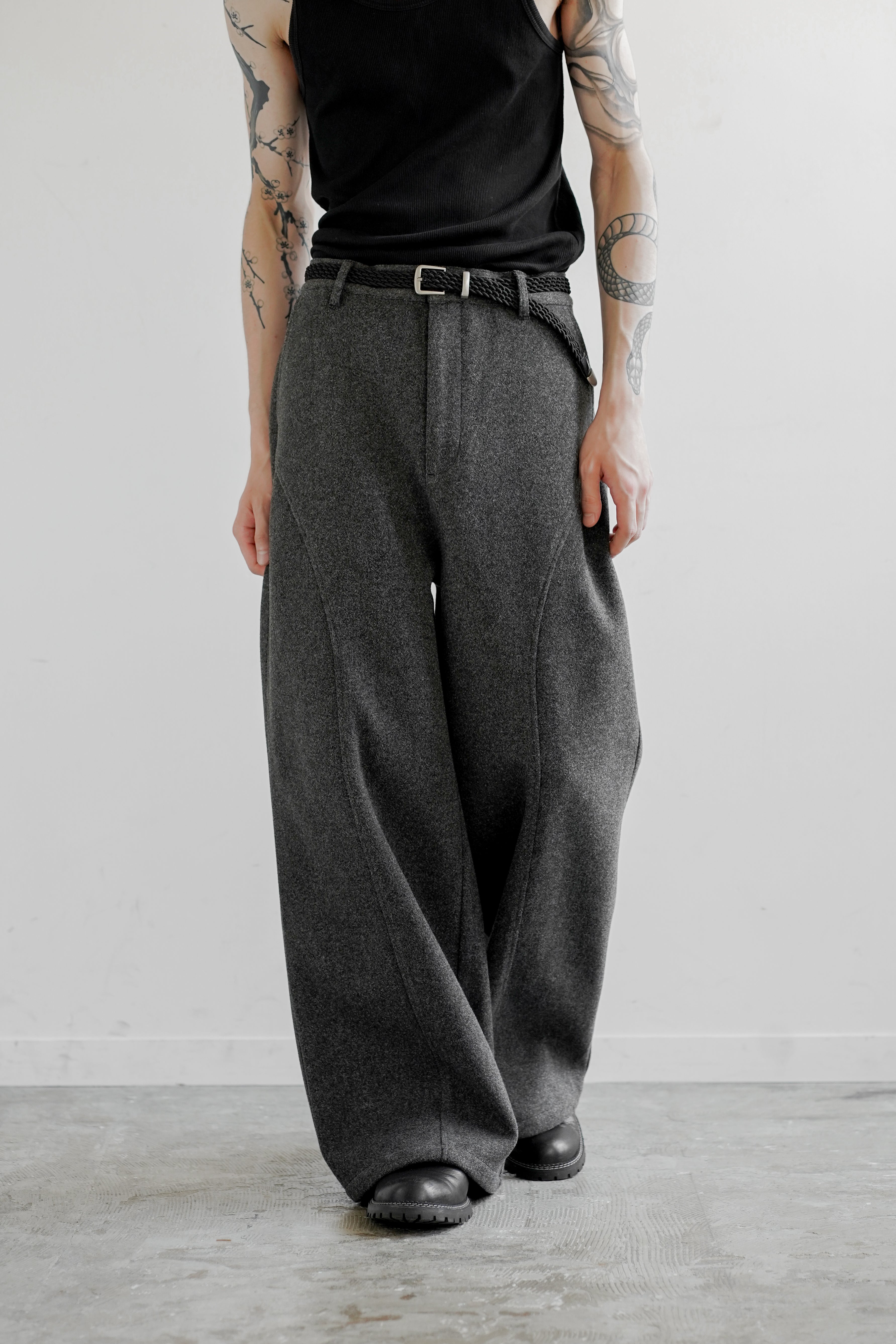TECH MELTON FULLED STRAIGHT PANTS – OE-SELMENT