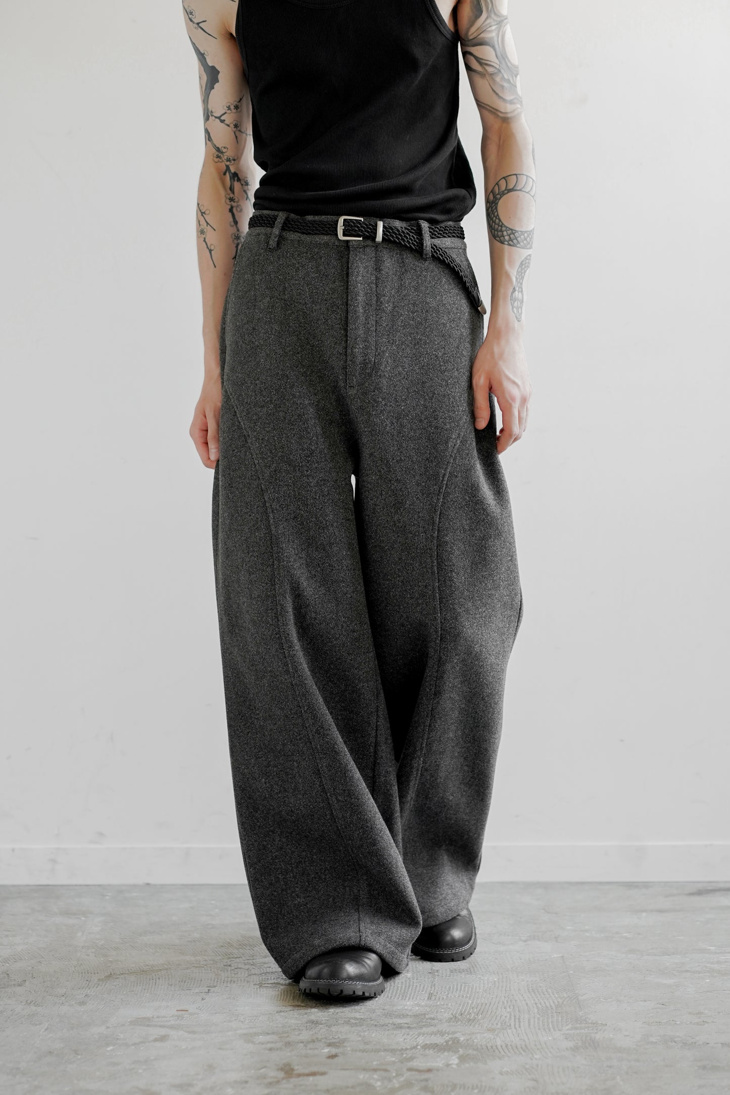 TECH MELTON FULLED STRAIGHT PANTS