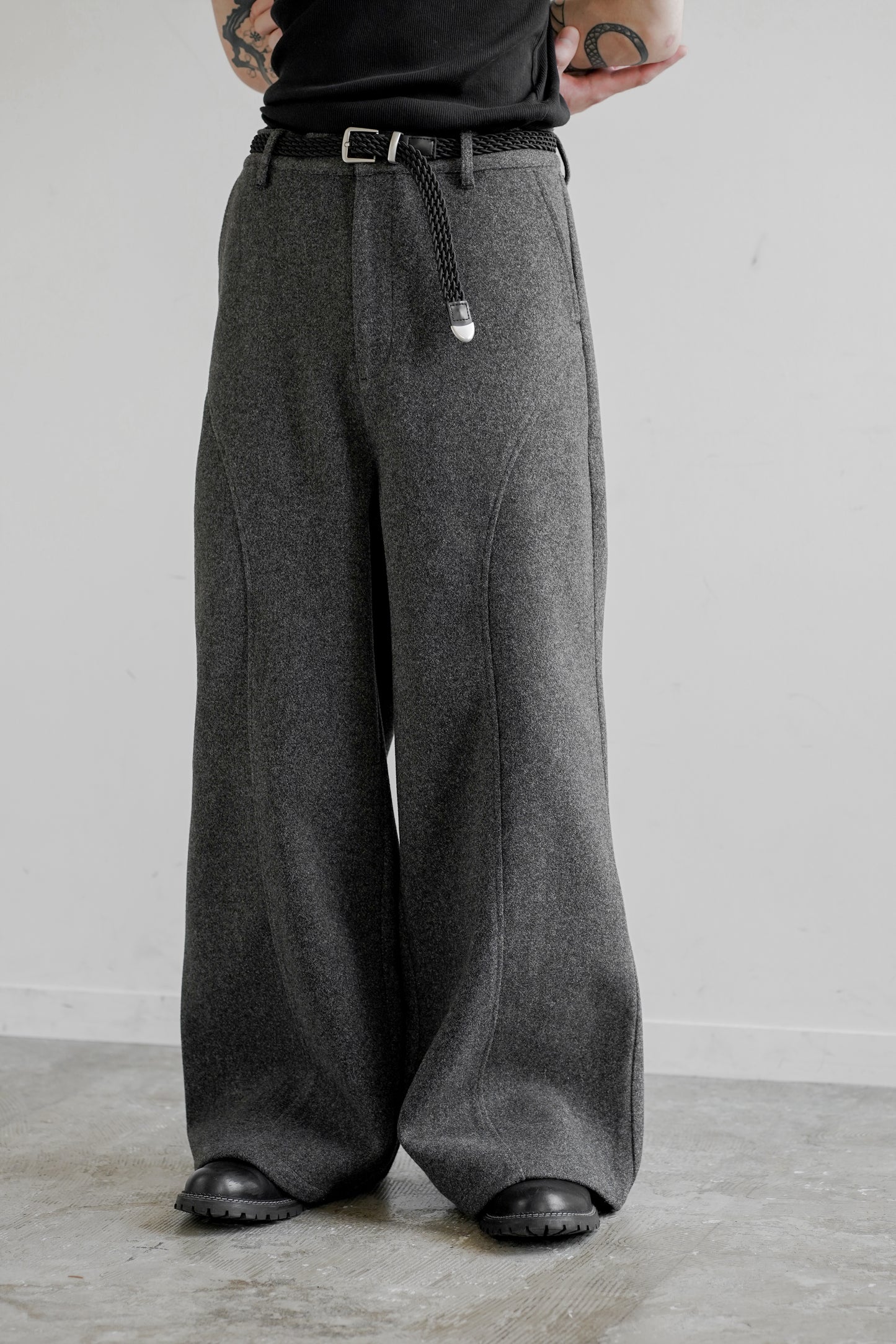 TECH MELTON FULLED STRAIGHT PANTS