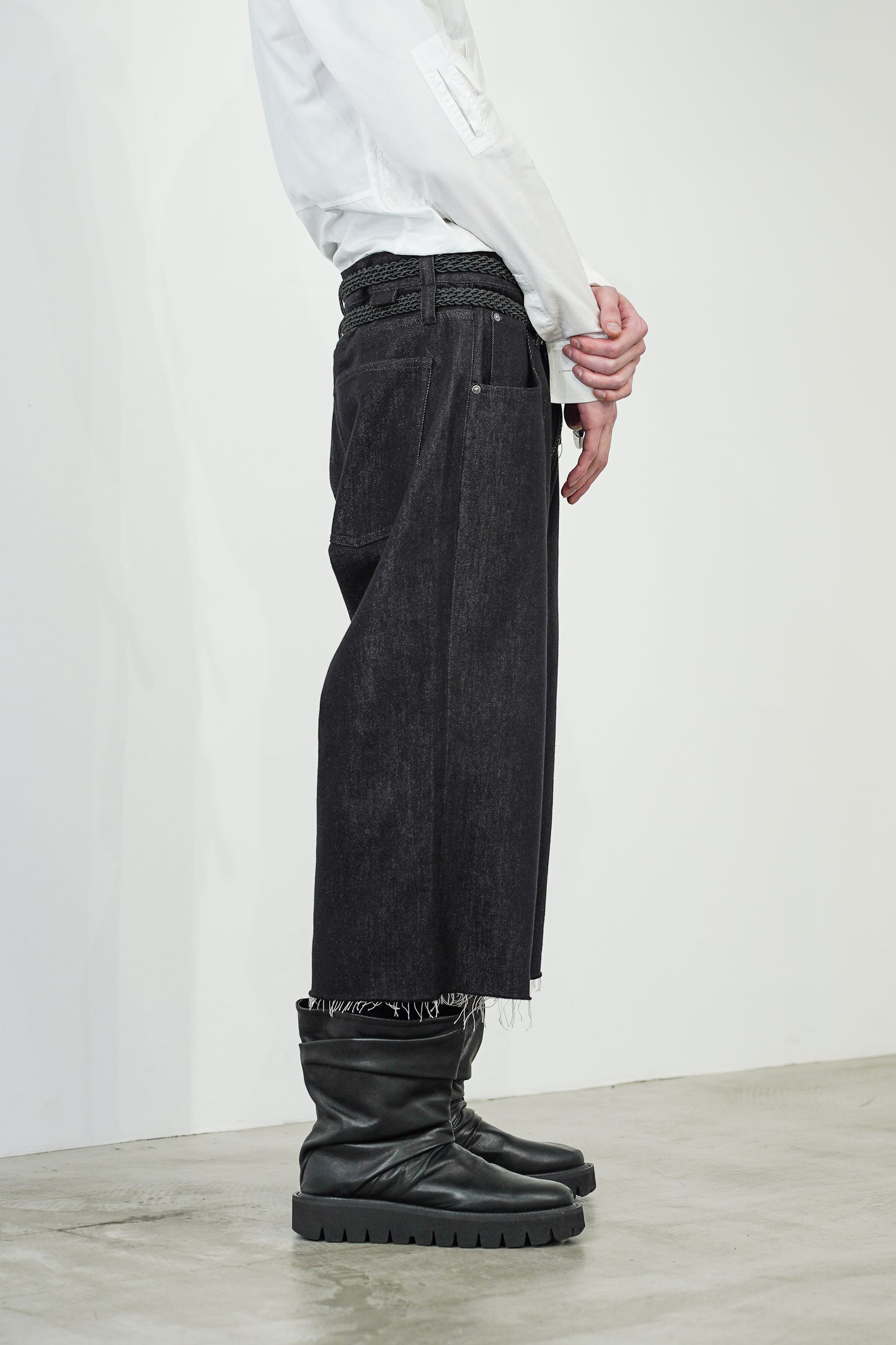【7/1 - release】MID CUT TWILL DENIM SHORTS