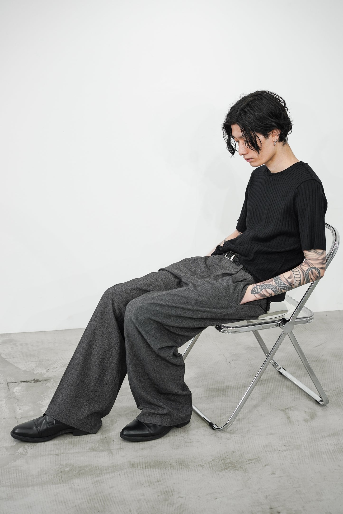 OUTLINK STRUCTURE KNIT TEE