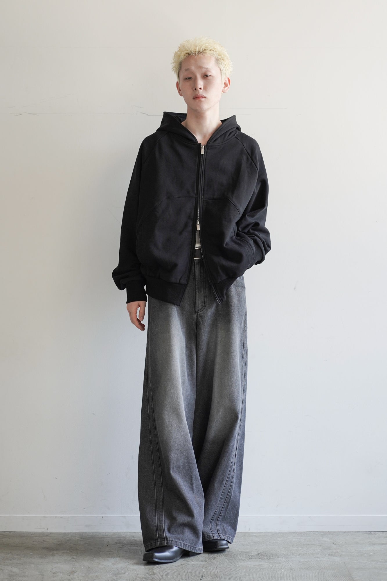 DOUDLE SEAM TWISTED BUGGY JEANS【残り僅か】