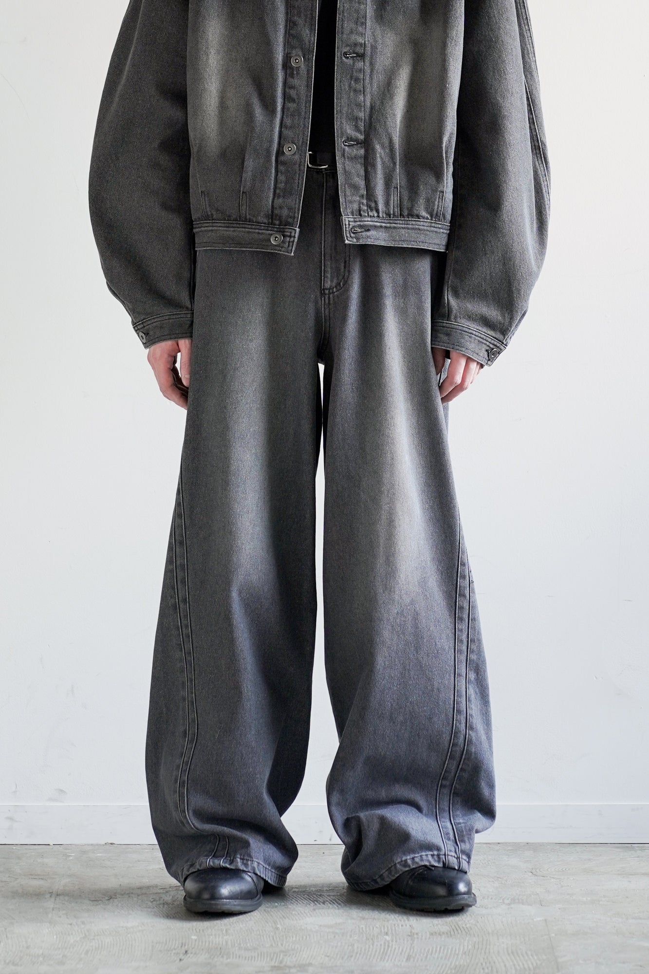 DOUDLE SEAM TWISTED BUGGY JEANS