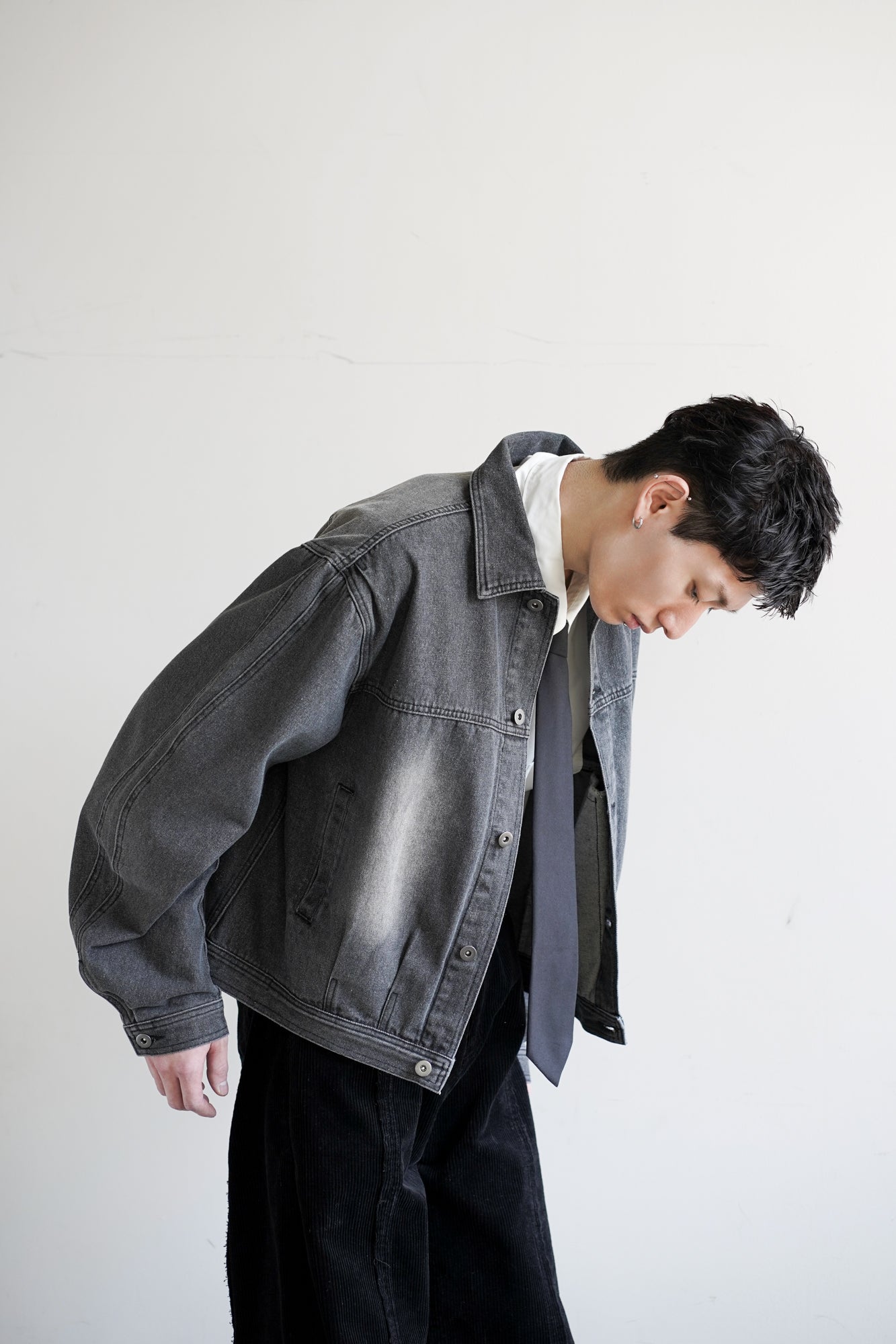 DOUDLE SEAM TWISTED DENIM JACKET