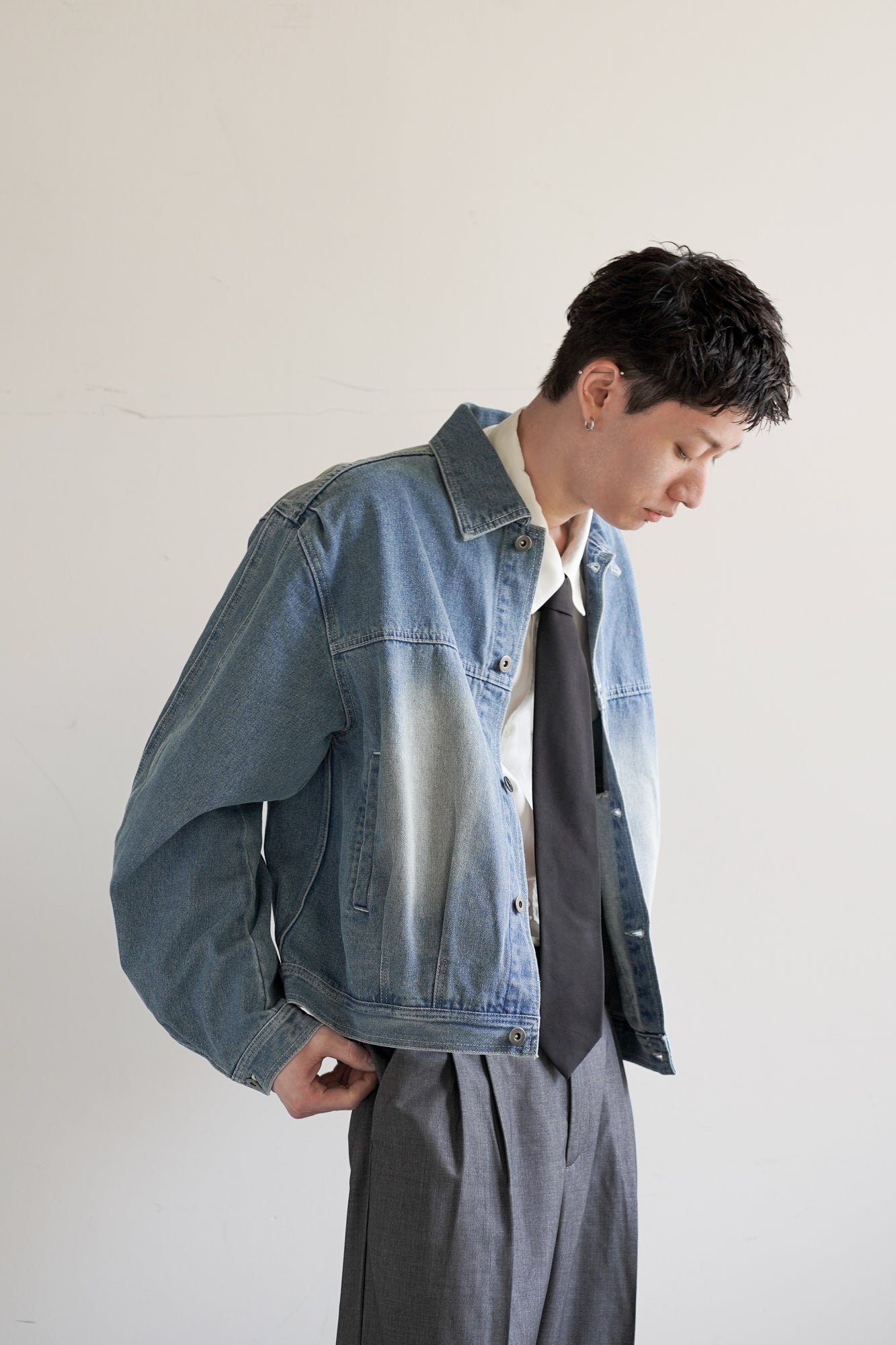 DOUDLE SEAM TWISTED DENIM JACKET