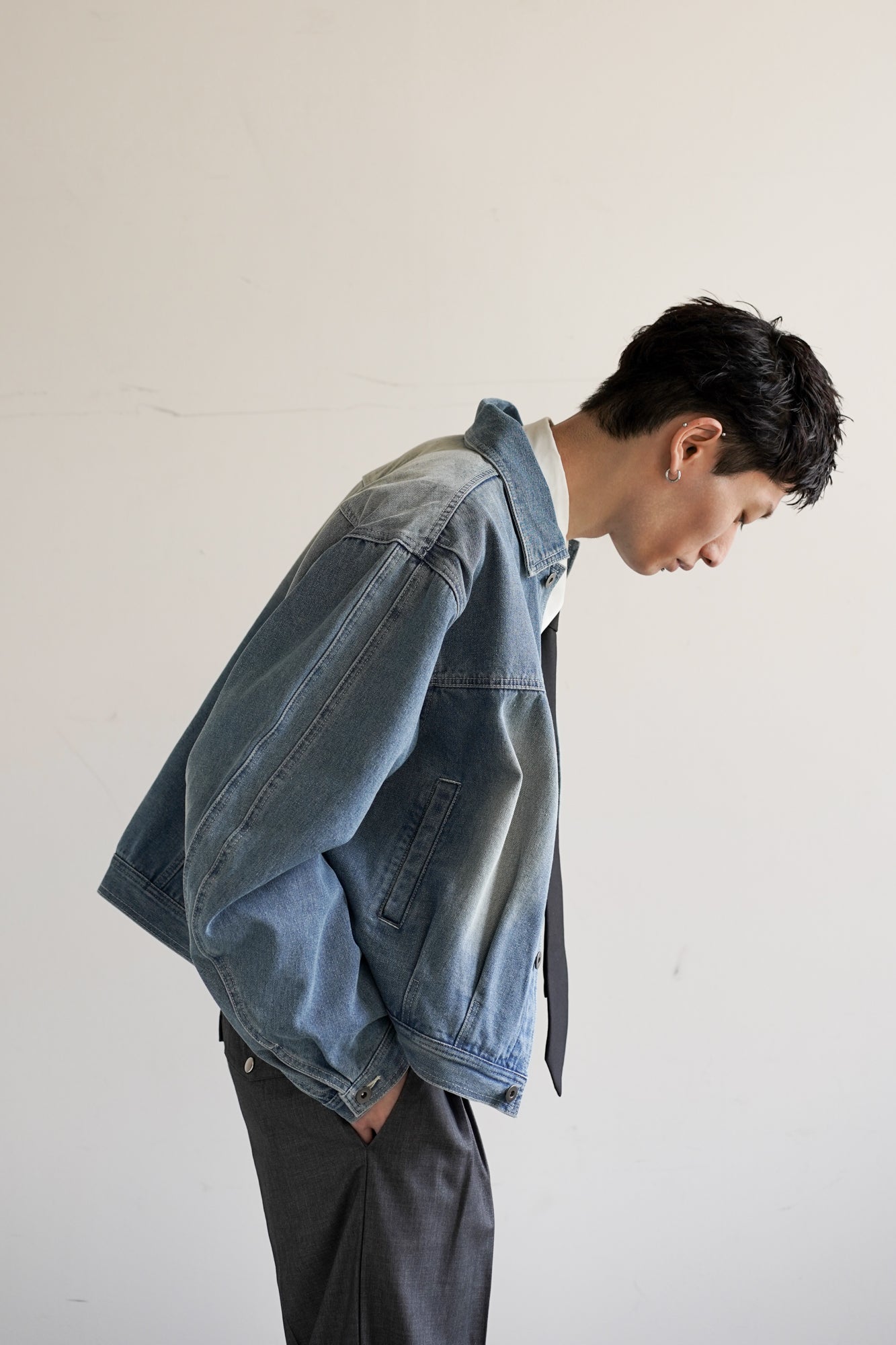 DOUDLE SEAM TWISTED DENIM JACKET
