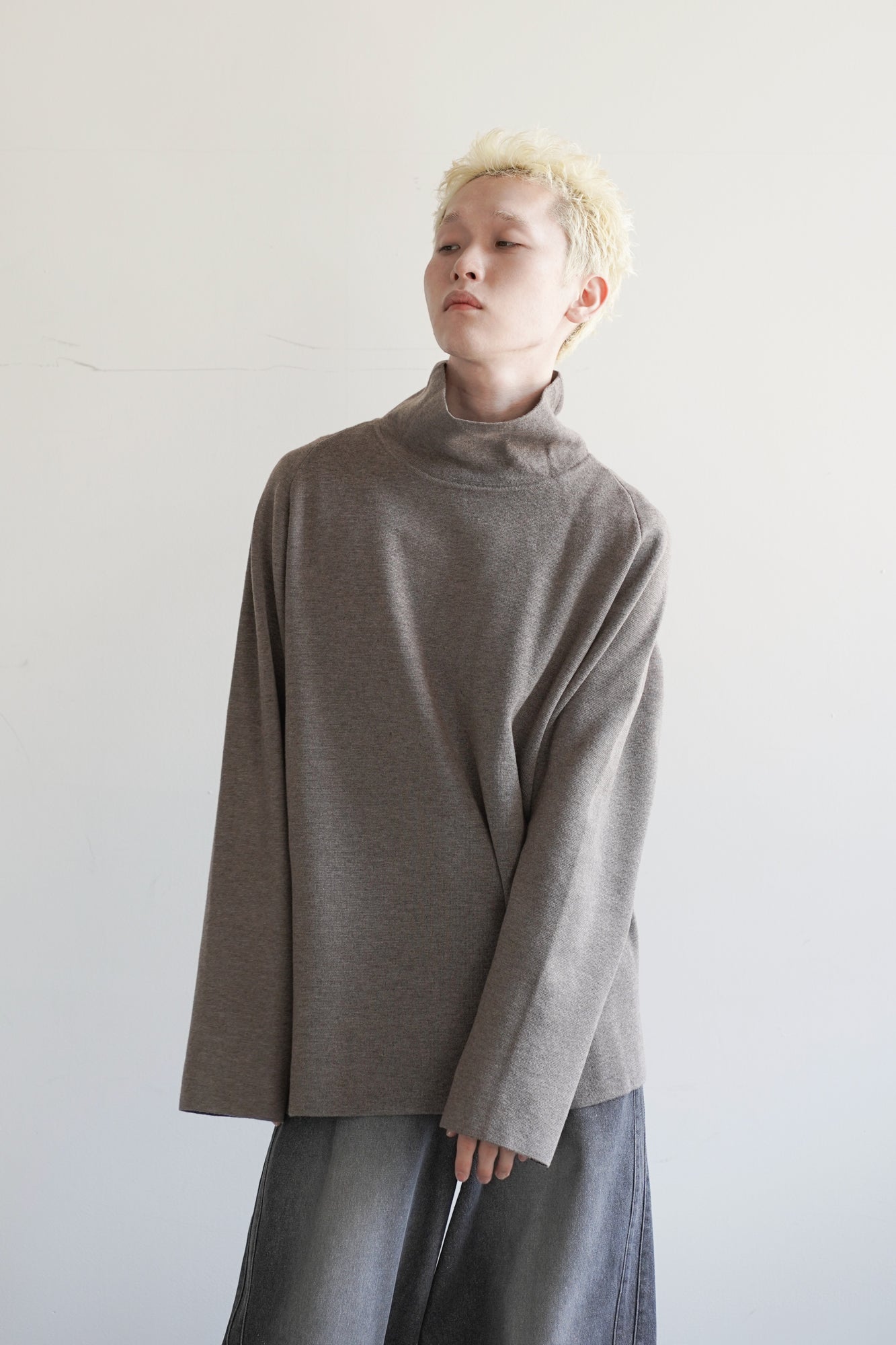 LOOSE FULLED HIGH NECK KNIT