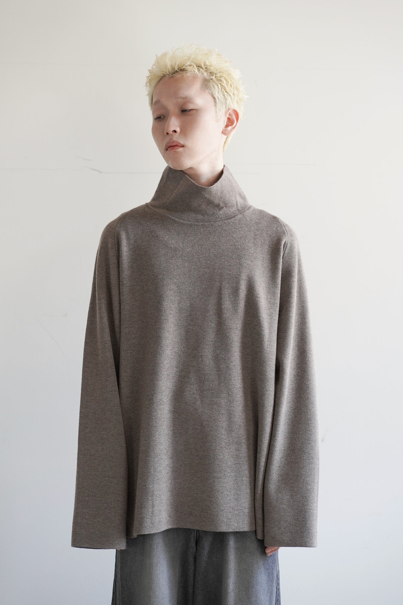 LOOSE FULLED HIGH NECK KNIT