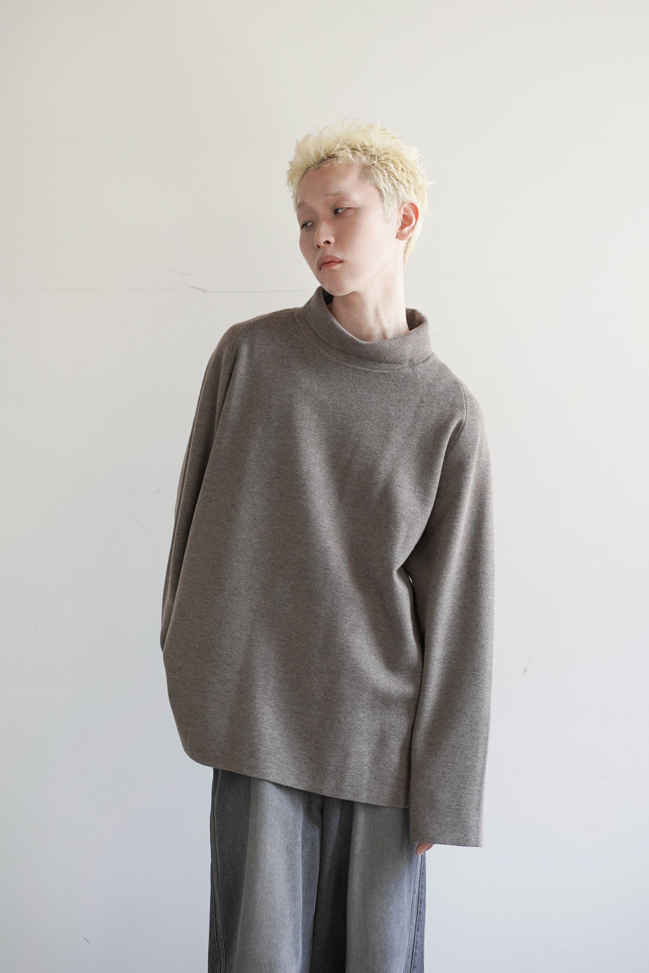 LOOSE FULLED HIGH NECK KNIT