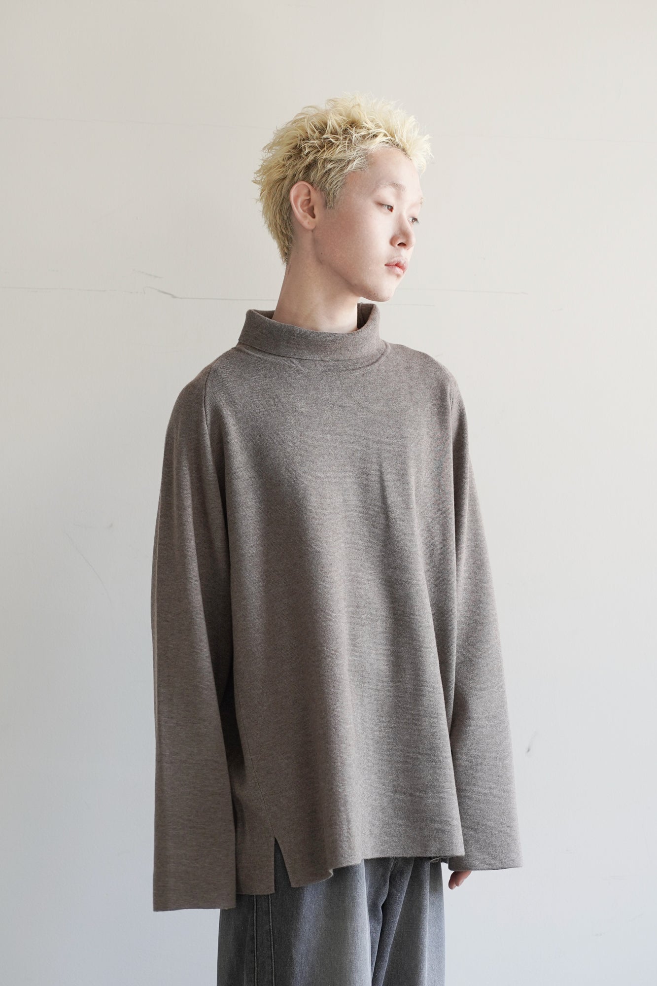 LOOSE FULLED HIGH NECK KNIT