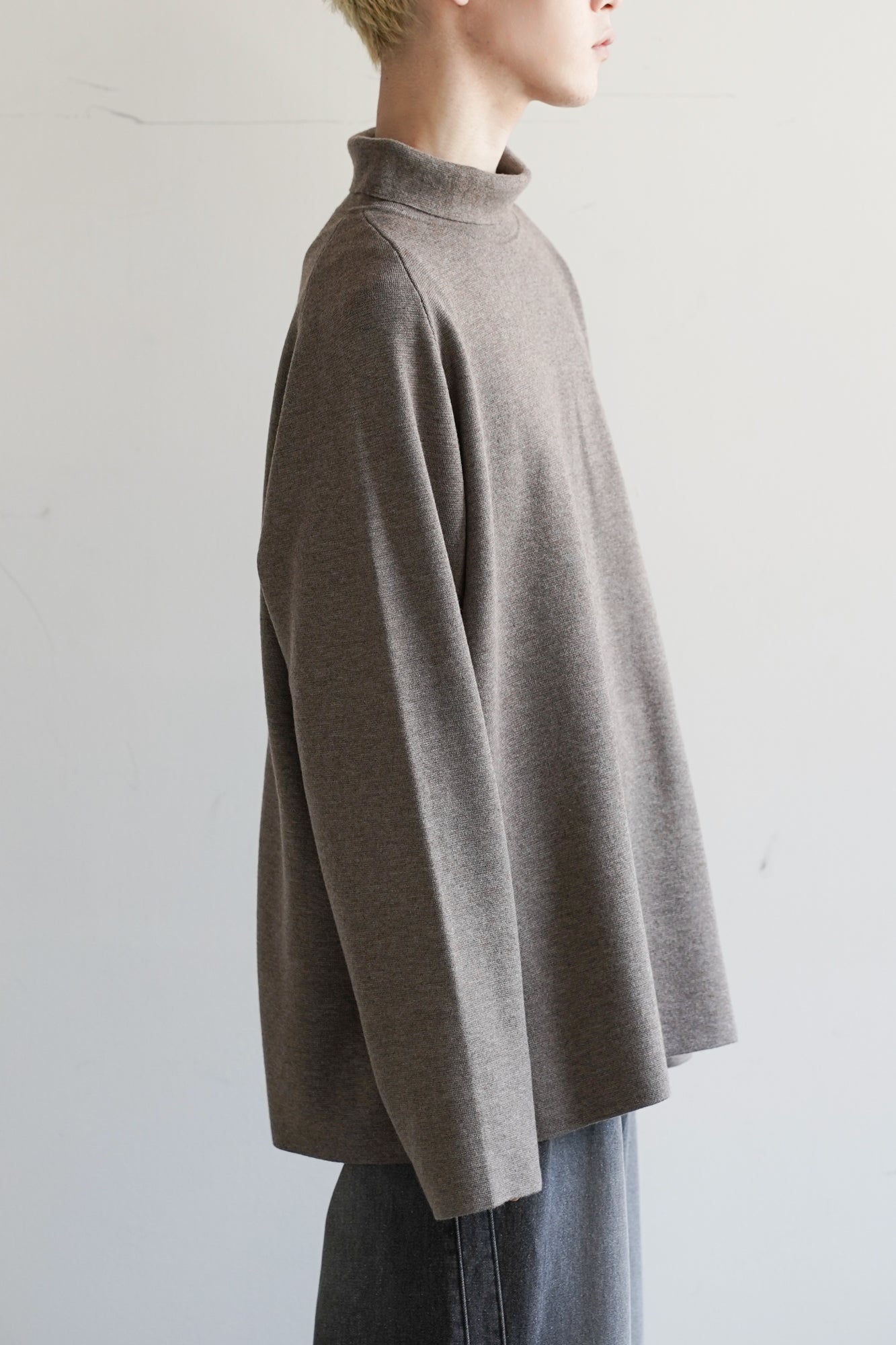 LOOSE FULLED HIGH NECK KNIT