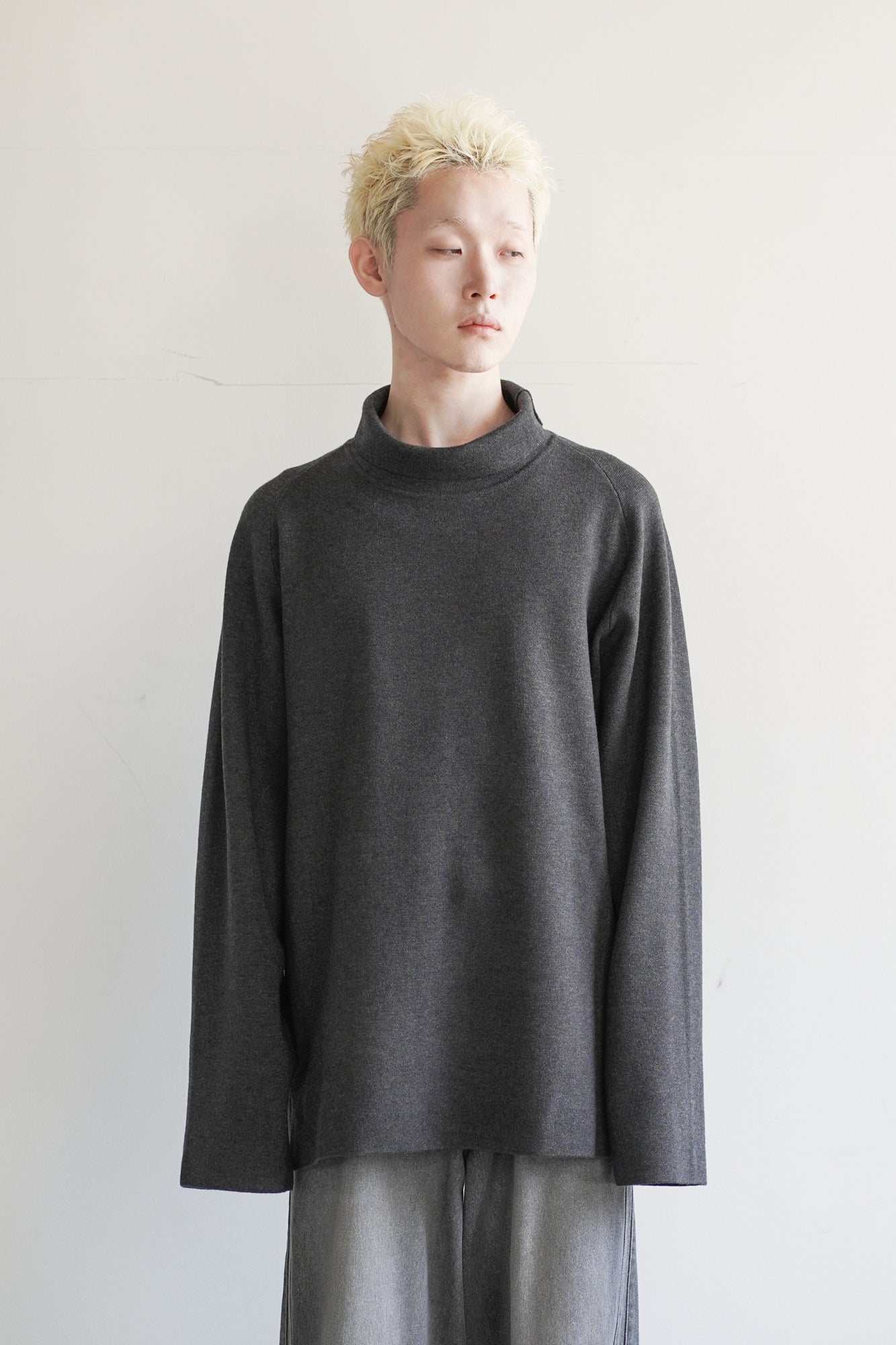 LOOSE FULLED HIGH NECK KNIT